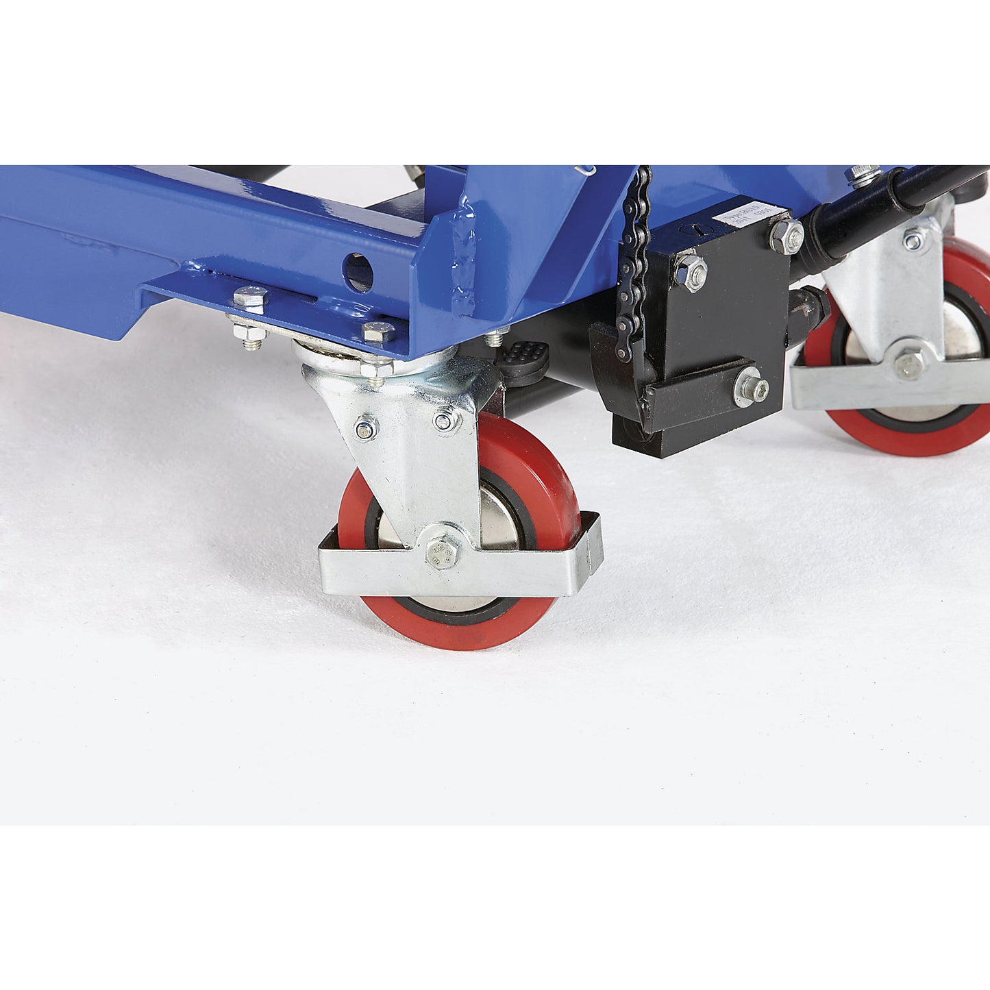 Lifting platform trolley with double scissors, max. load 650 kg, lifting range 470 - 1410 mm.