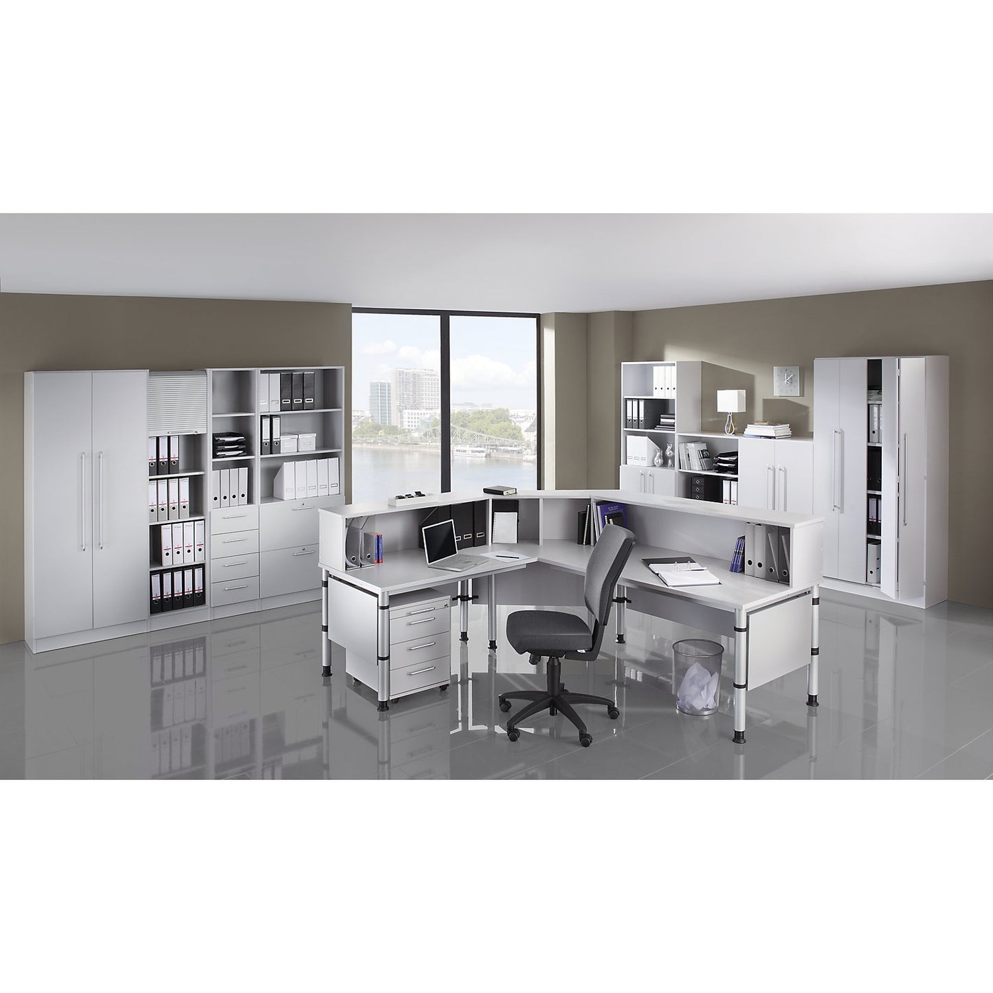 Desk, HxD 685 - 810 x 800 mm, 4 round tubular legs, width 1800 mm, aluminium silver / white.