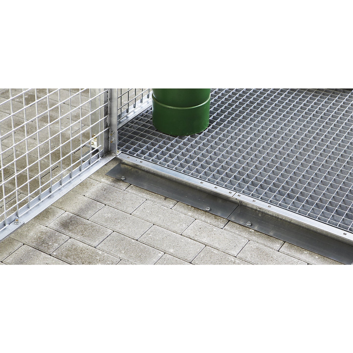 Mesh gas cylinder cage, without roof, with double hinged doors, WxD 3100 x 2100 mm.