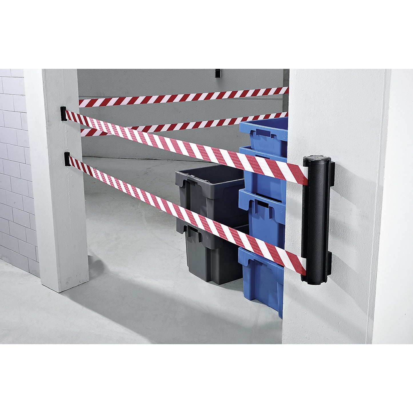 DOUBLE tape belt barrier made of aluminium, belt extends to max. 2300 mm, red / white belt.