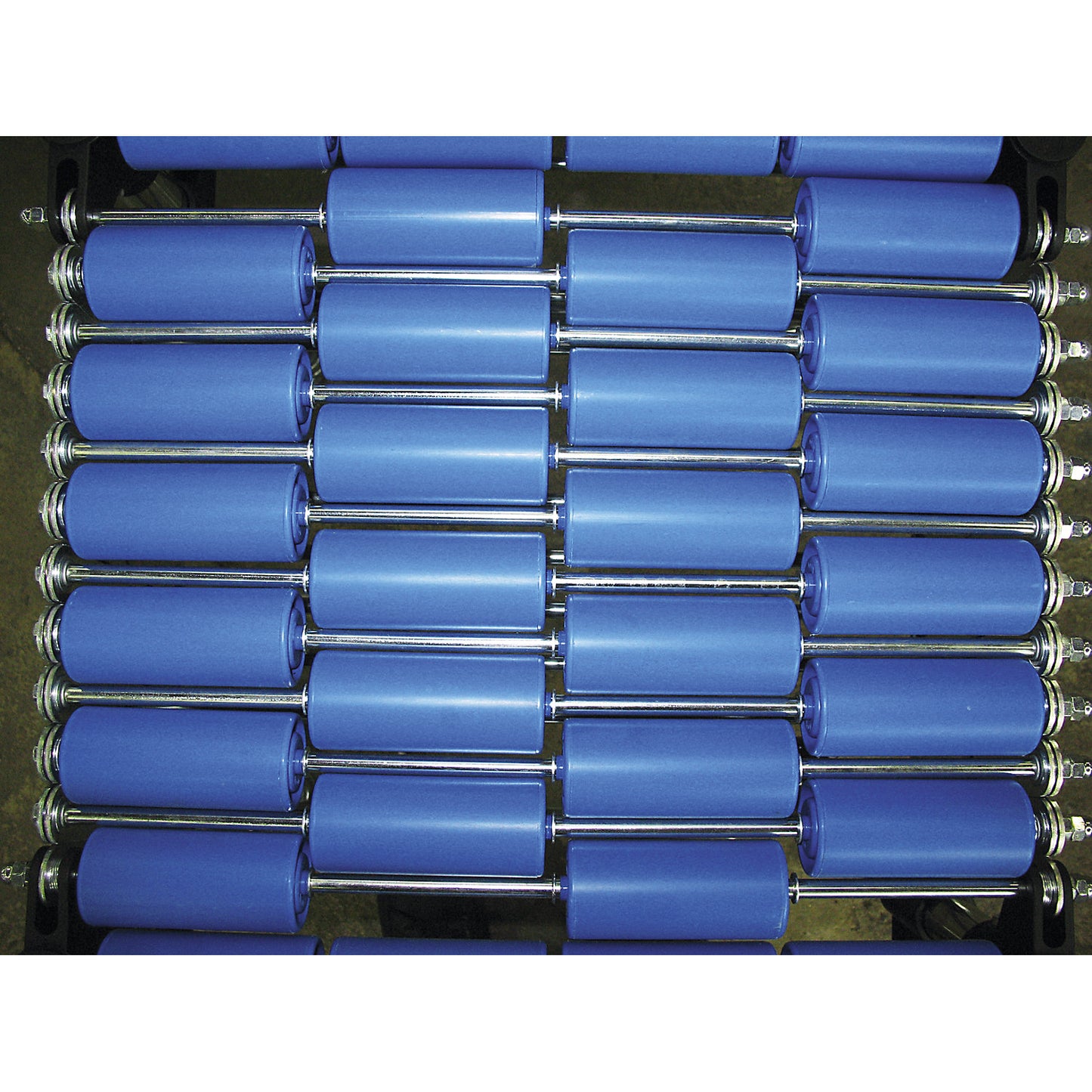Flexible roller conveyor, track length 2200 - 8000 mm (extendable), track width 500 mm.