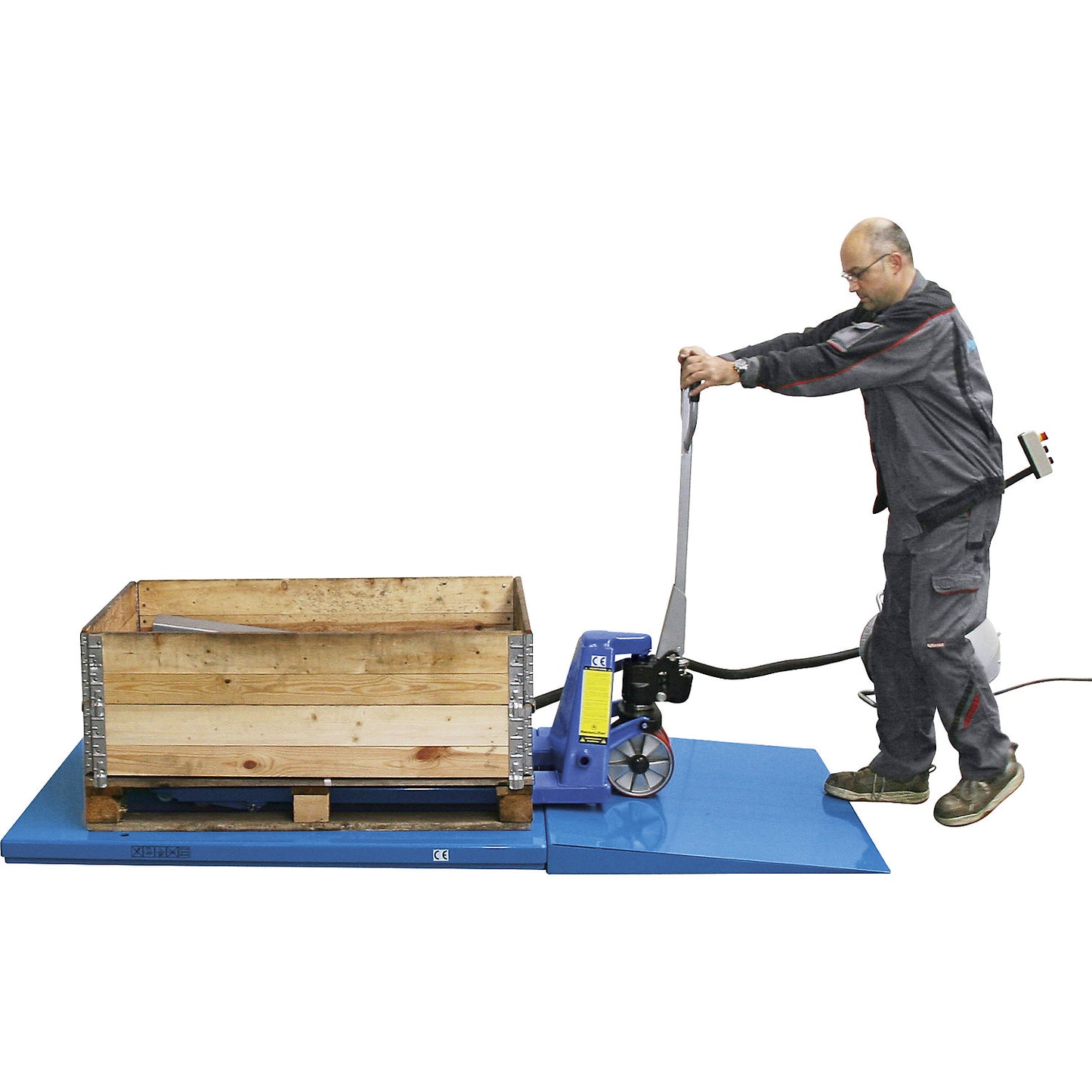 Low profile lift table, Closed platform, max. load 1000 kg, operating voltage 400 V.
