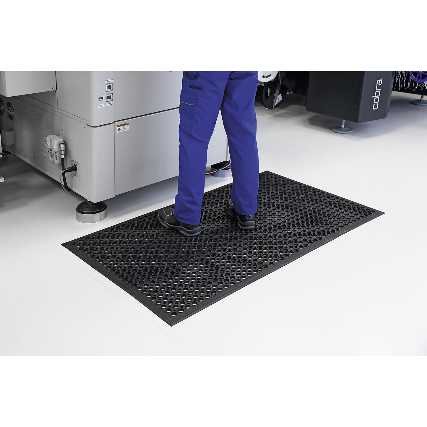 Rampmat perforated rubber matting, LxWxH 1500 x 900 x 12 mm, black rubber.