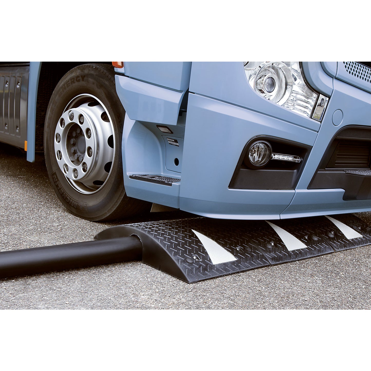 Heavy duty cable bridge, extra large, for speed limit 5 km/h, black.