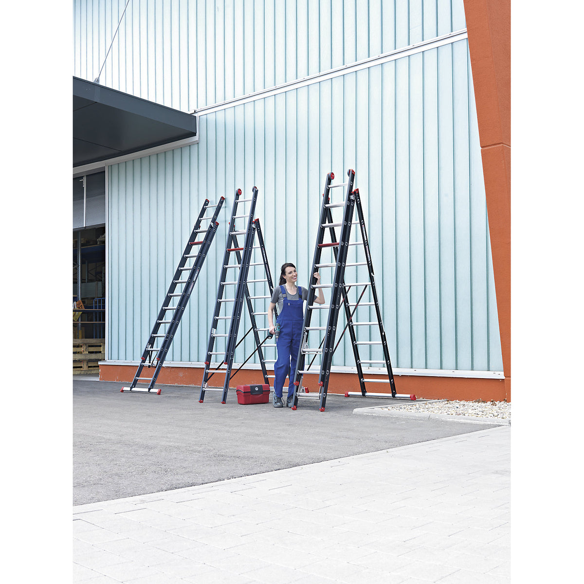 Multi-purpose ladder, aluminium coated, 3-part, black, 3 x 14 rungs.