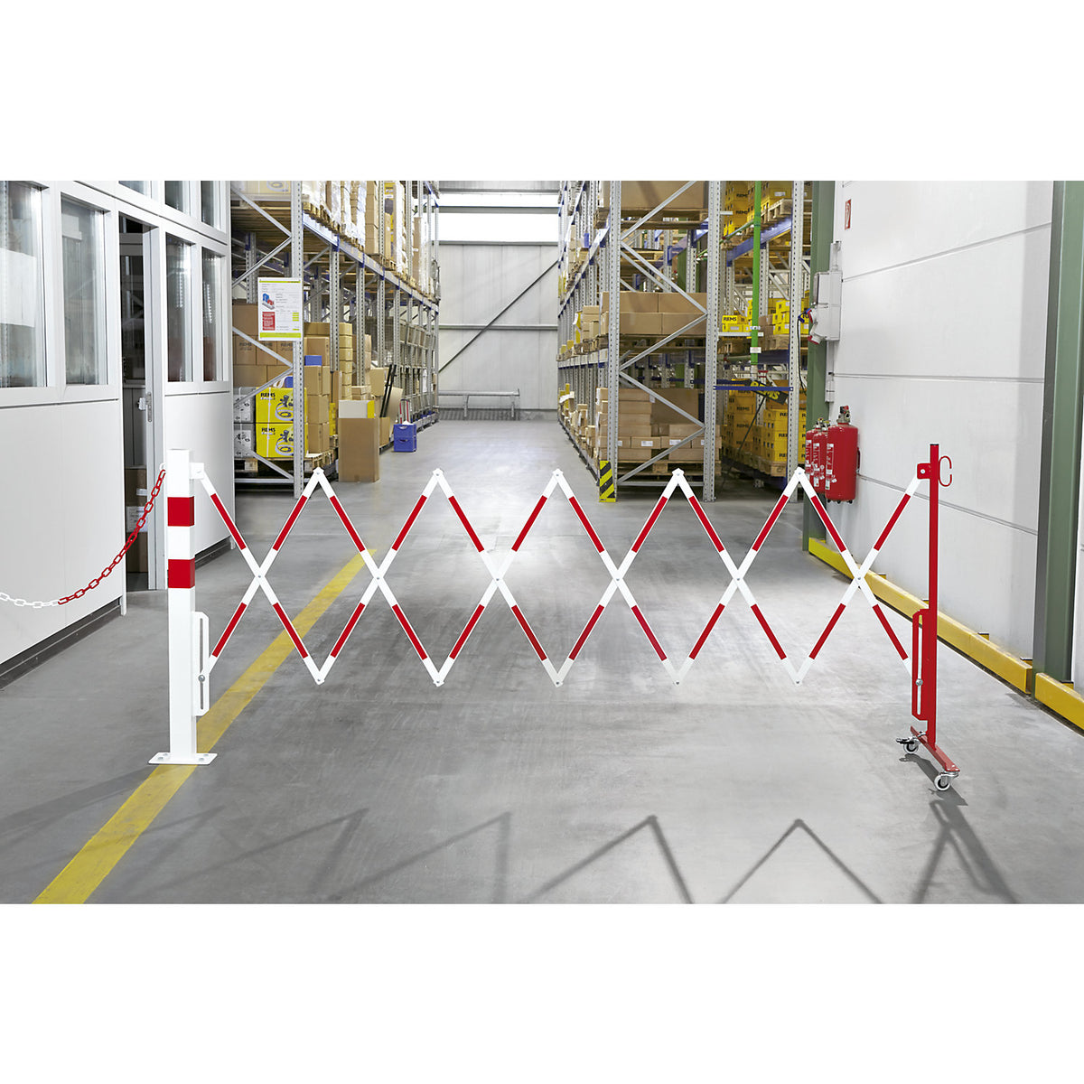Barrier post with expanding barrier, rectangular tubing 70 x 70 mm, to bolt in place, red / white, max. length 3600 mm.