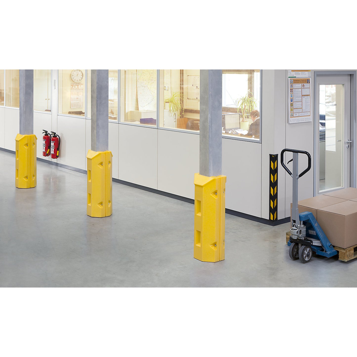 Column and post guard, made of polyethylene, yellow, LxWxH 515 x 450 x 945 mm, internal dimension 215 x 235 mm.
