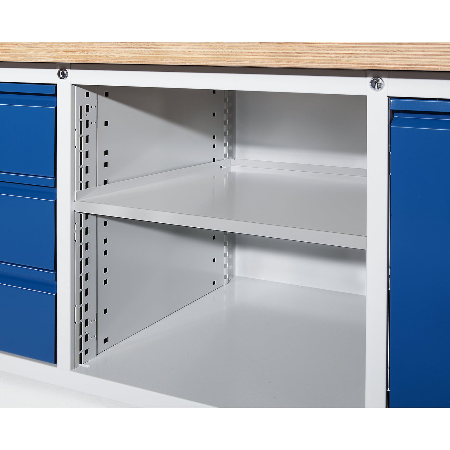 Shelf, suitable for workbenches, sheet steel, painted.