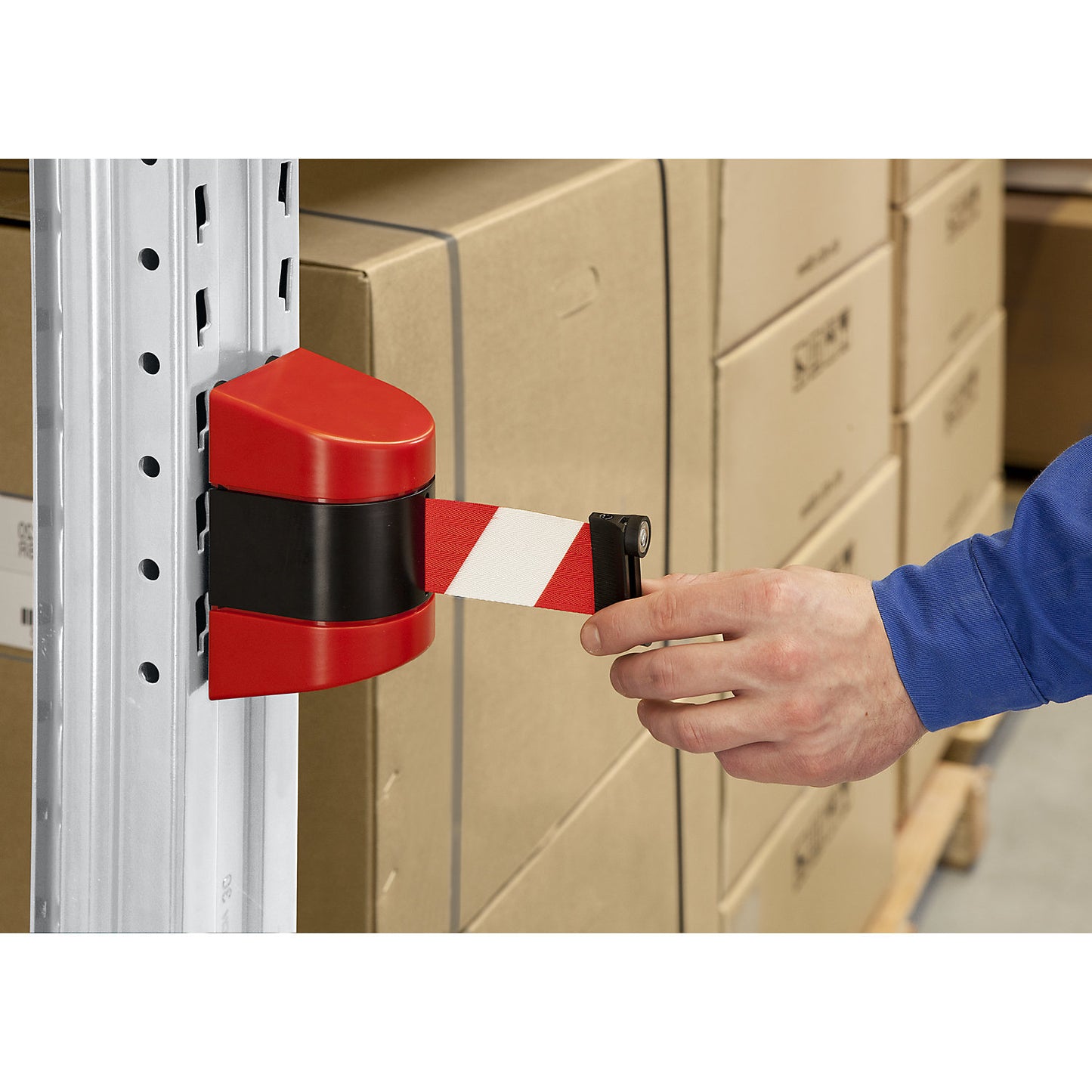 Tape barrier in a plastic housing, magnet mounted, red / white, belt length 9000 mm.