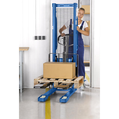 High lift stacker, lifting range 90 - 2500 mm, max. load 1100 kg, overall height 1838 mm.