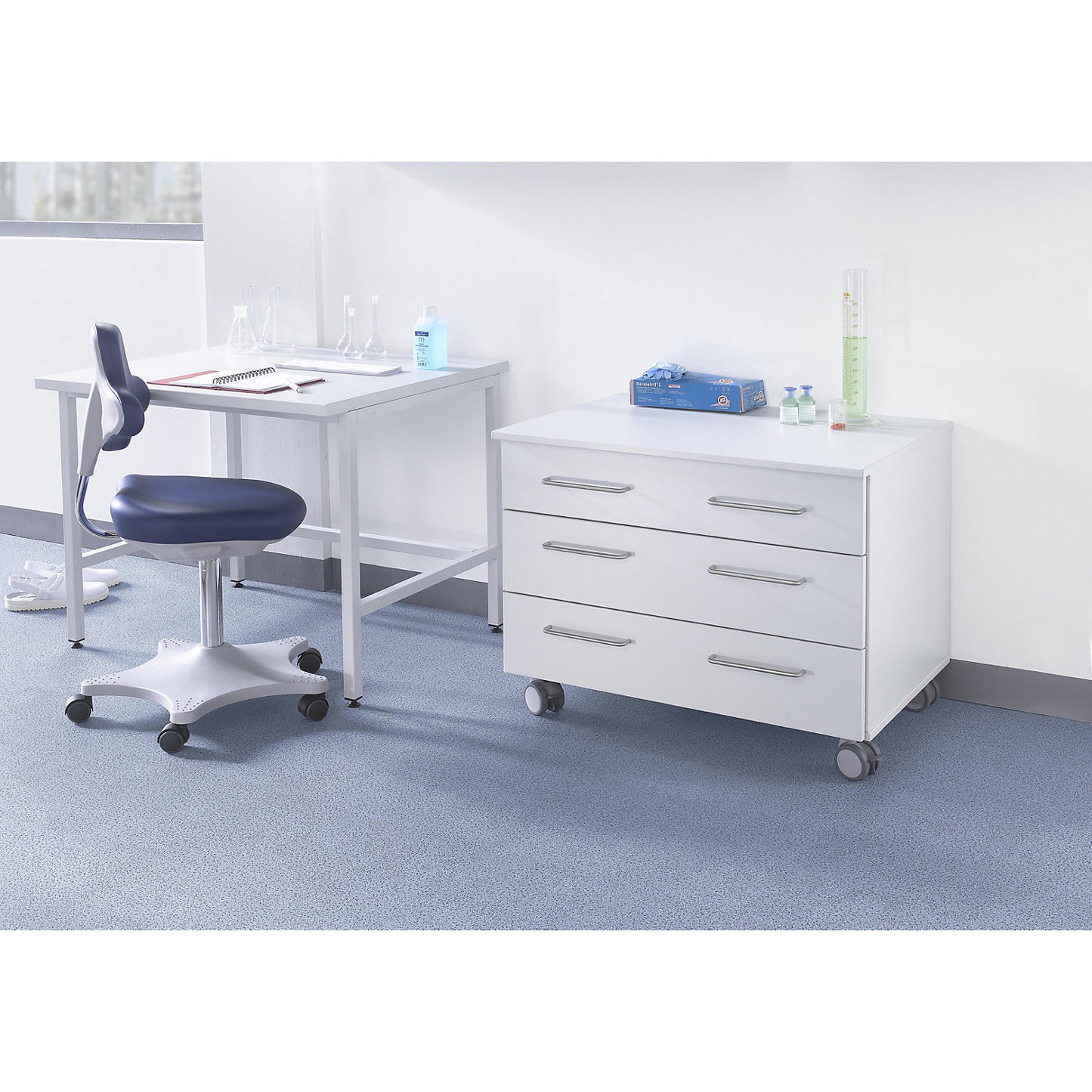 Laboratory base cupboard, low, 3 drawers, width 836 mm.