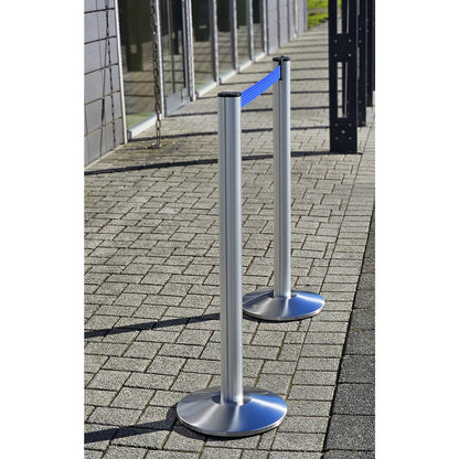 Belt post made of aluminium, post brushed chrome, extends 2300 mm, belt colour blue.