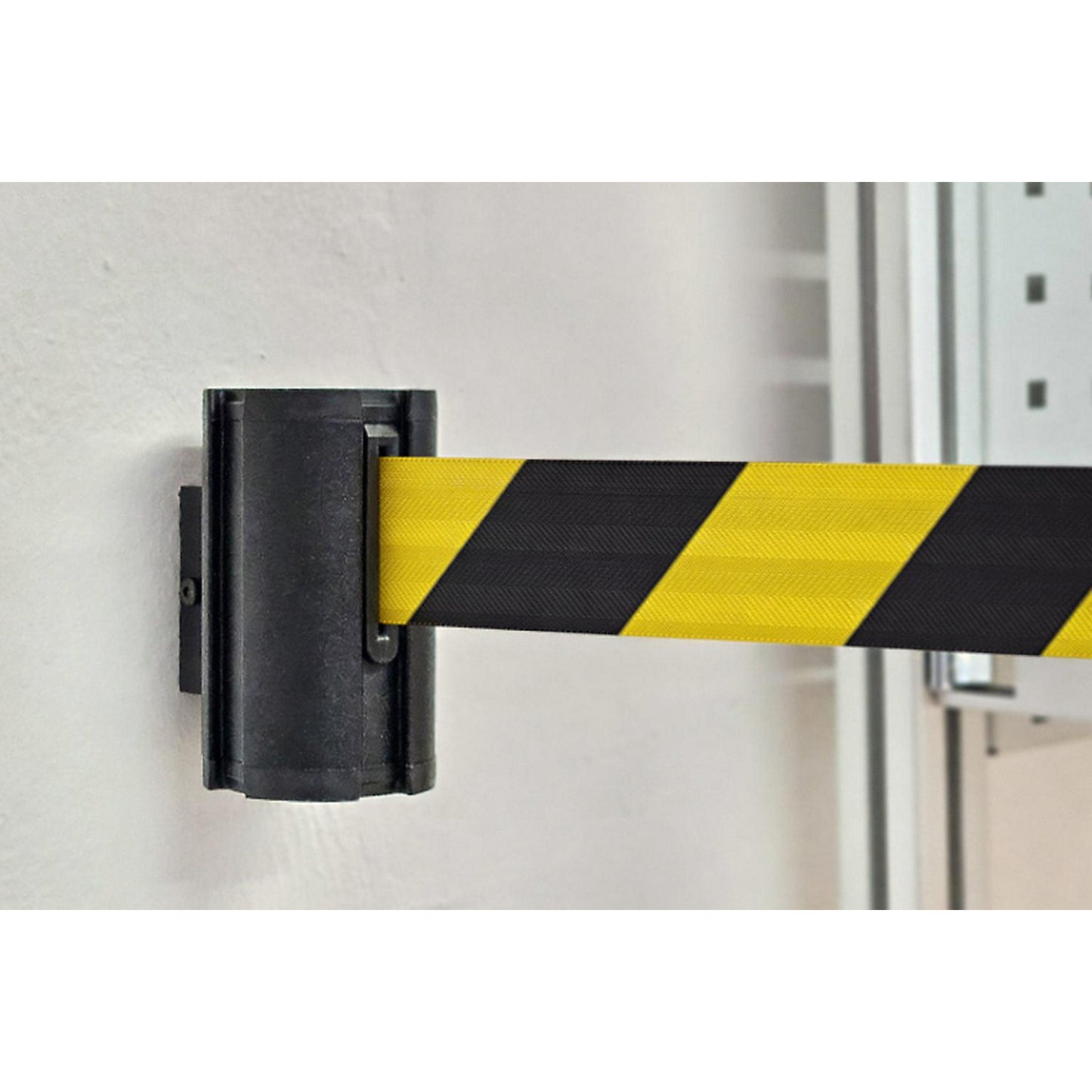Belt barrier, belt extends to max. 3000 mm, black cartridge, yellow / black belt.