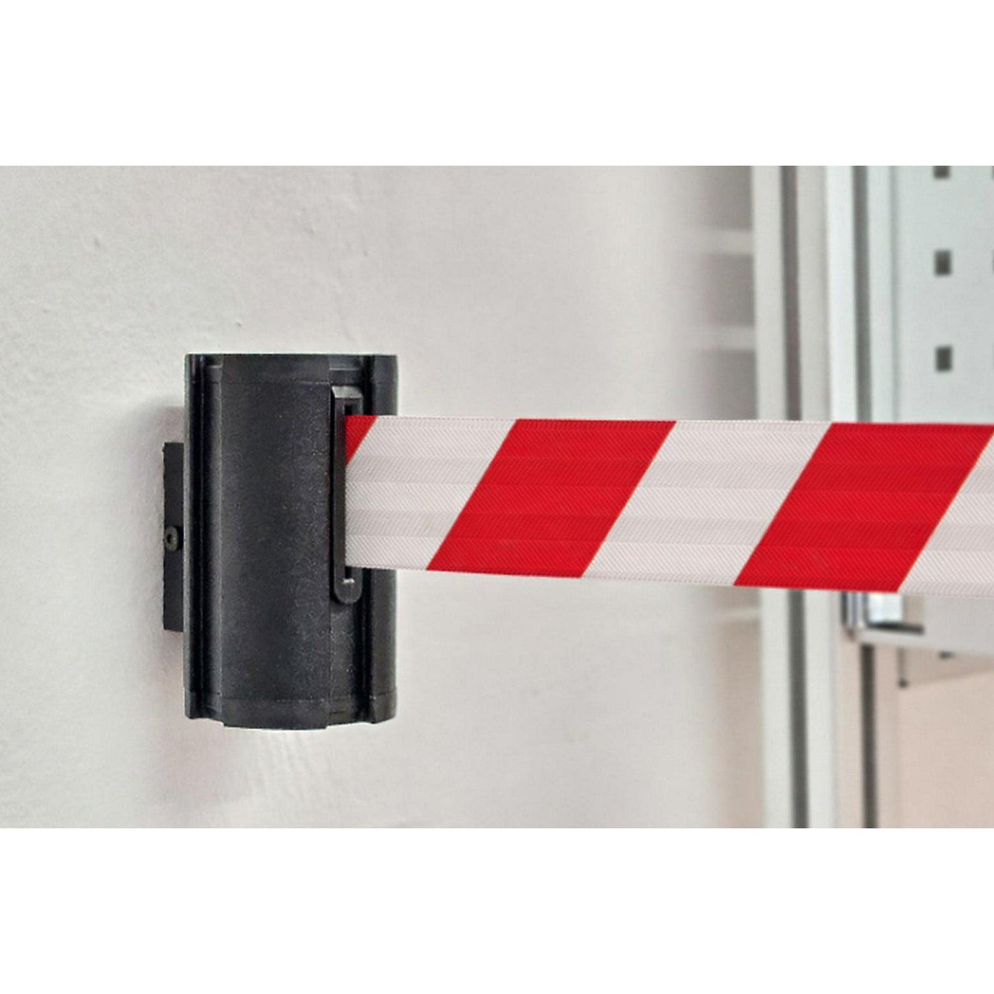 Belt barrier, belt extends to max. 3000 mm, black cartridge, red / white belt.