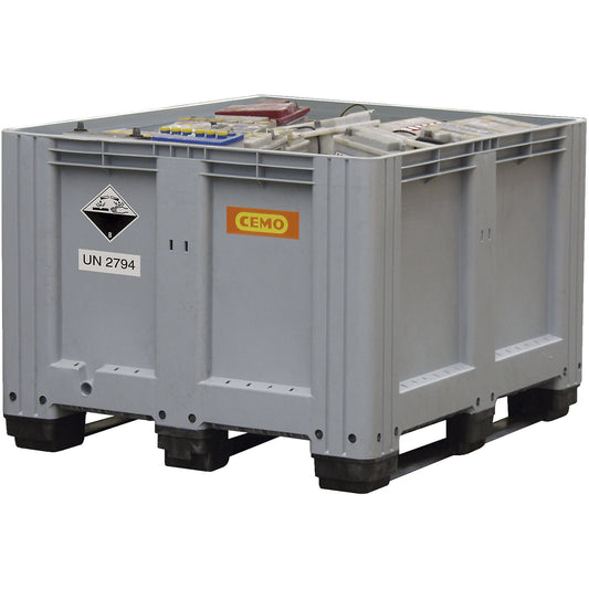 Used battery storage and transport box, made of PE, capacity 610 l, with 3 runners.