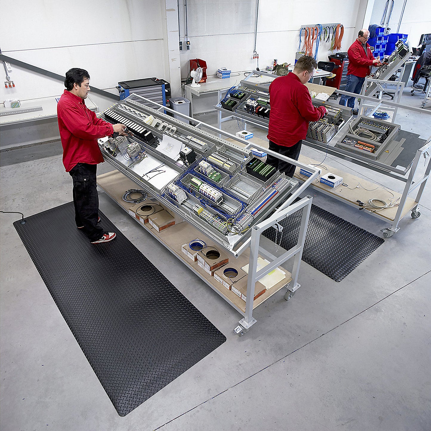 Diamond Stat™ ESD matting, width 910 mm, sold by the metre, black.