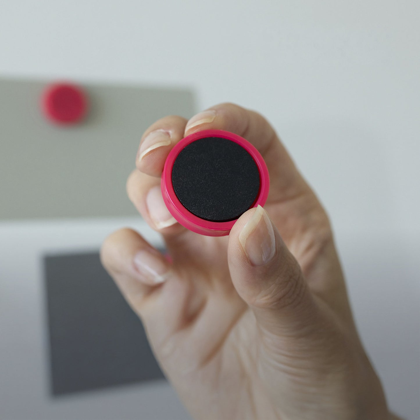 Ergo magnet, Ø 30 mm, pack of 60, pink.