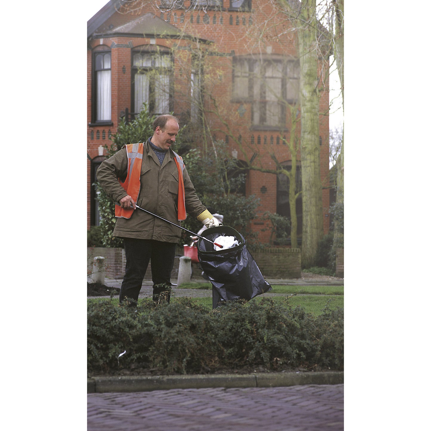 Litter picker, length 92 cm, black.