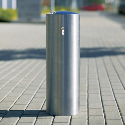 XL stainless steel bollard, for removal, with cylinder lock, Ø 204 mm.