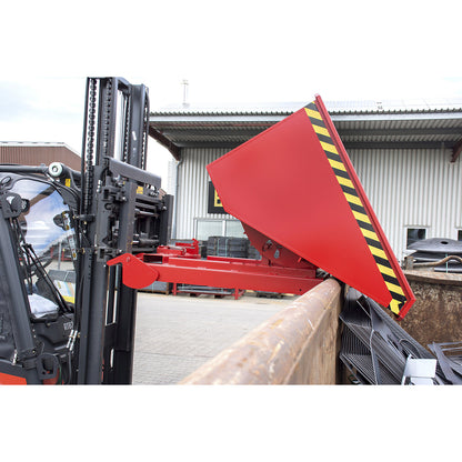 Automatic tilting skip, capacity 0.6 m³, red RAL 3000.
