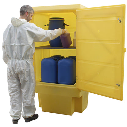 Environmental cupboard made of PE, collection capacity 225 l, 1 PE tray grate, 1 GRP mesh grid shelf, HxWxD 1835 x 920 x 740 mm.