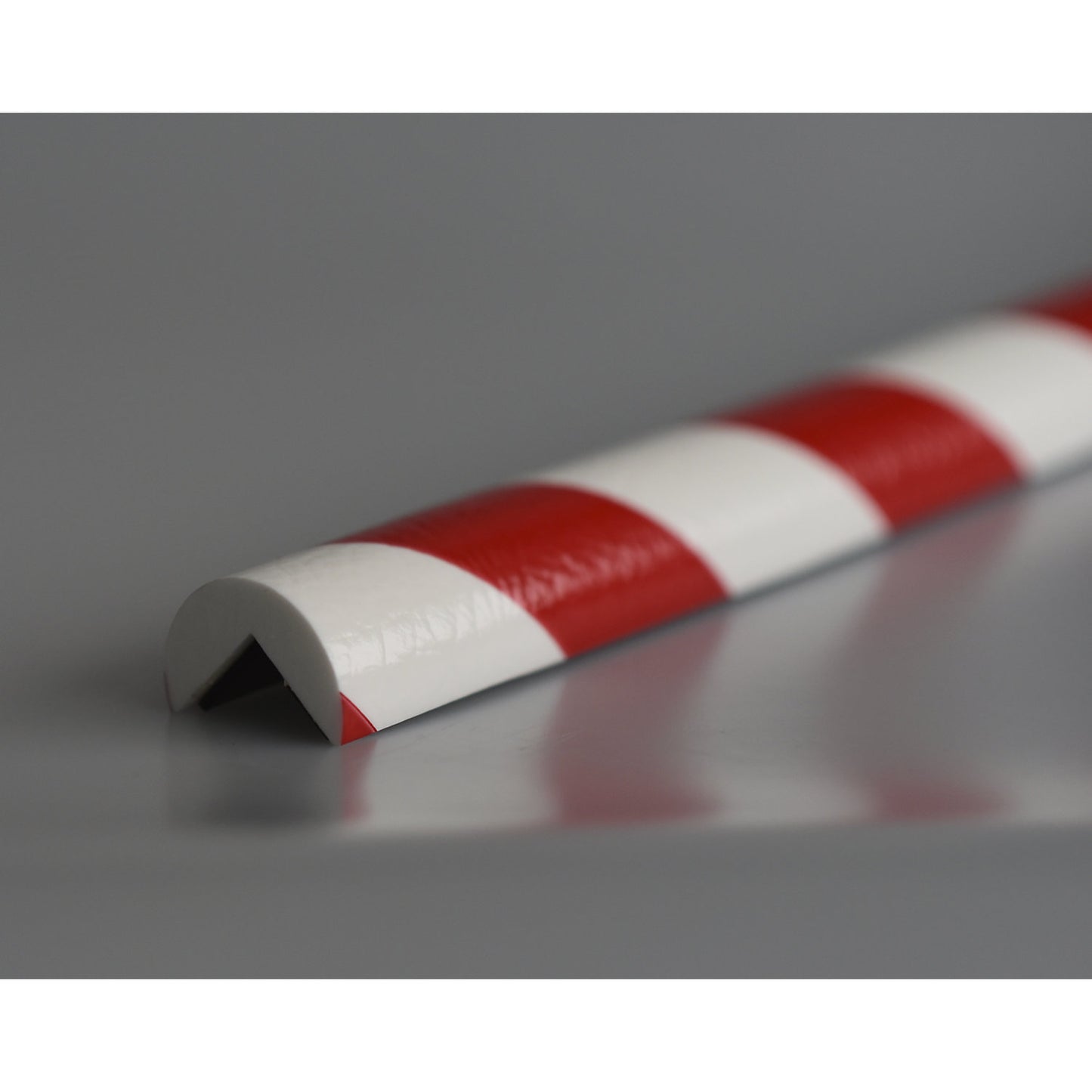 Knuffi® corner protection, magnetic, type A, 1 m piece, red / white.