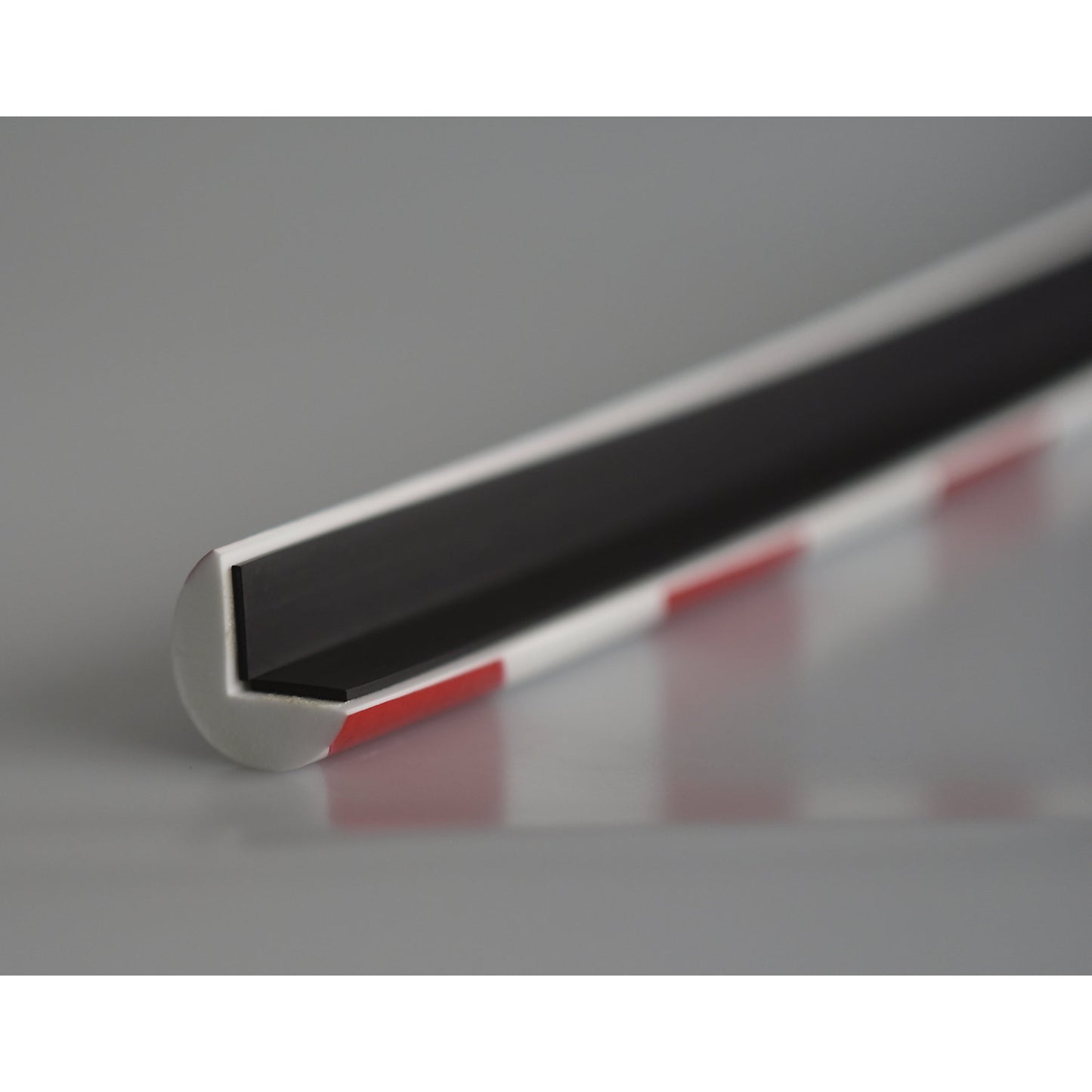 Knuffi® corner protection, magnetic, type A, 1 m piece, red / white.