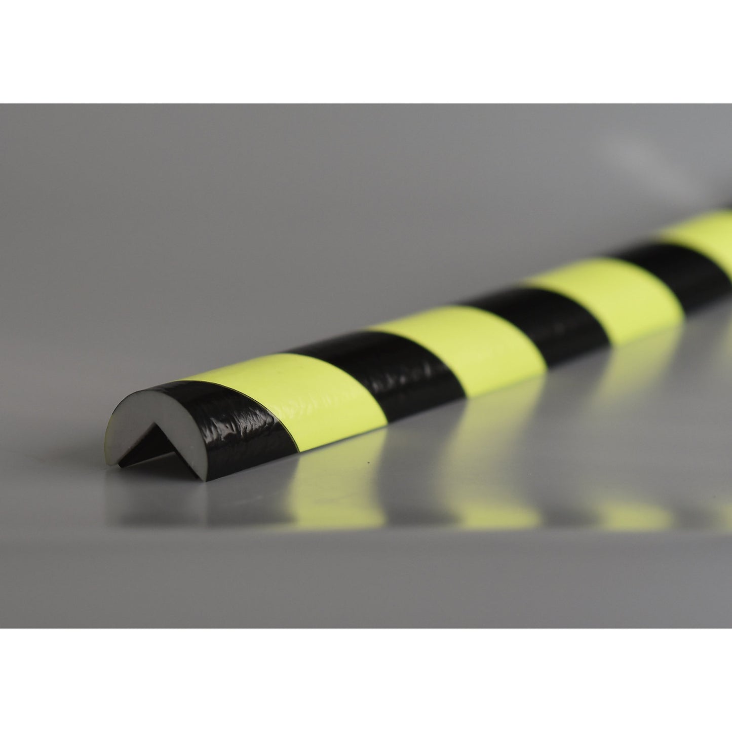 Knuffi® corner protection, magnetic, type A, 1 m piece, black / fluorescent.