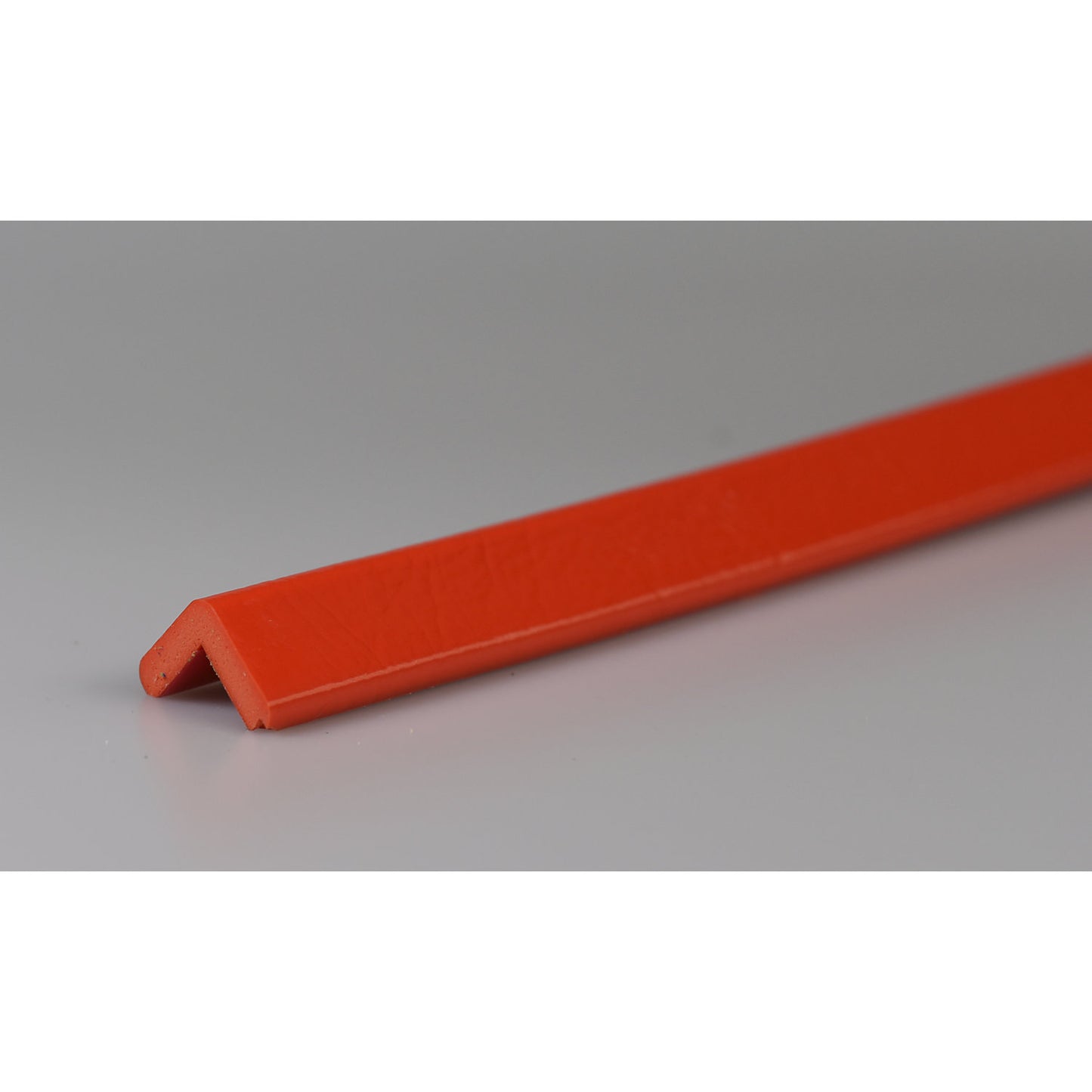 Knuffi® corner protection, type E, 1 m piece, red.