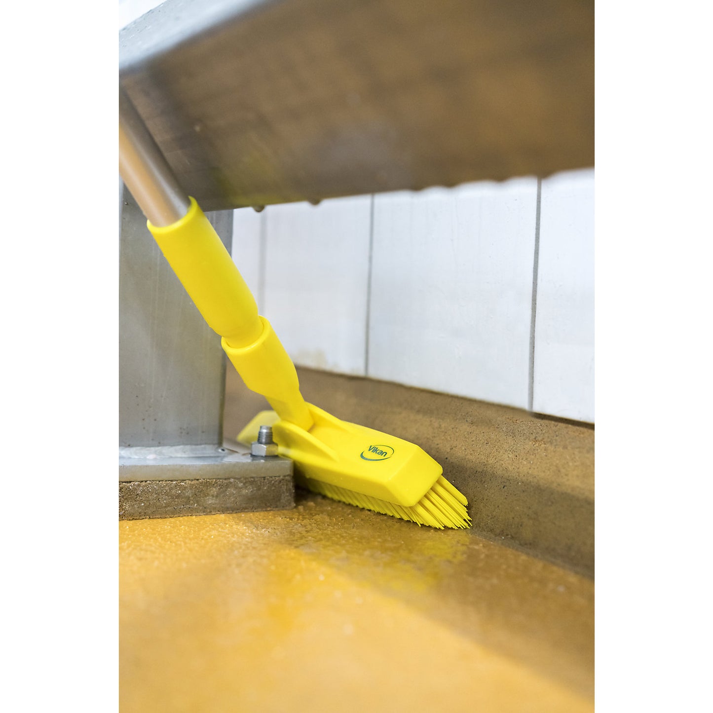 Aluminium handle, ergonomic, Ø 31 mm, length 1310 mm, pack of 10, yellow.