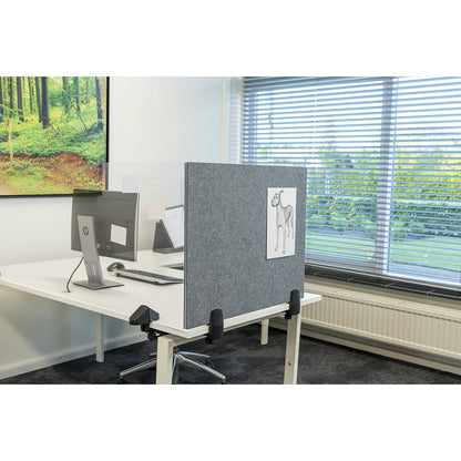 Desk partition for an individual workplace, enamel and PET felt surface, white / grey, width 750 mm.