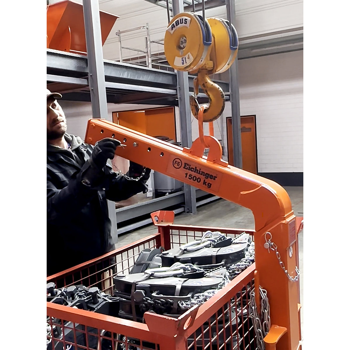 Balanced crane fork, automatic, effective height 1150 - 1750 mm, light duty version, max. load 2000 kg.