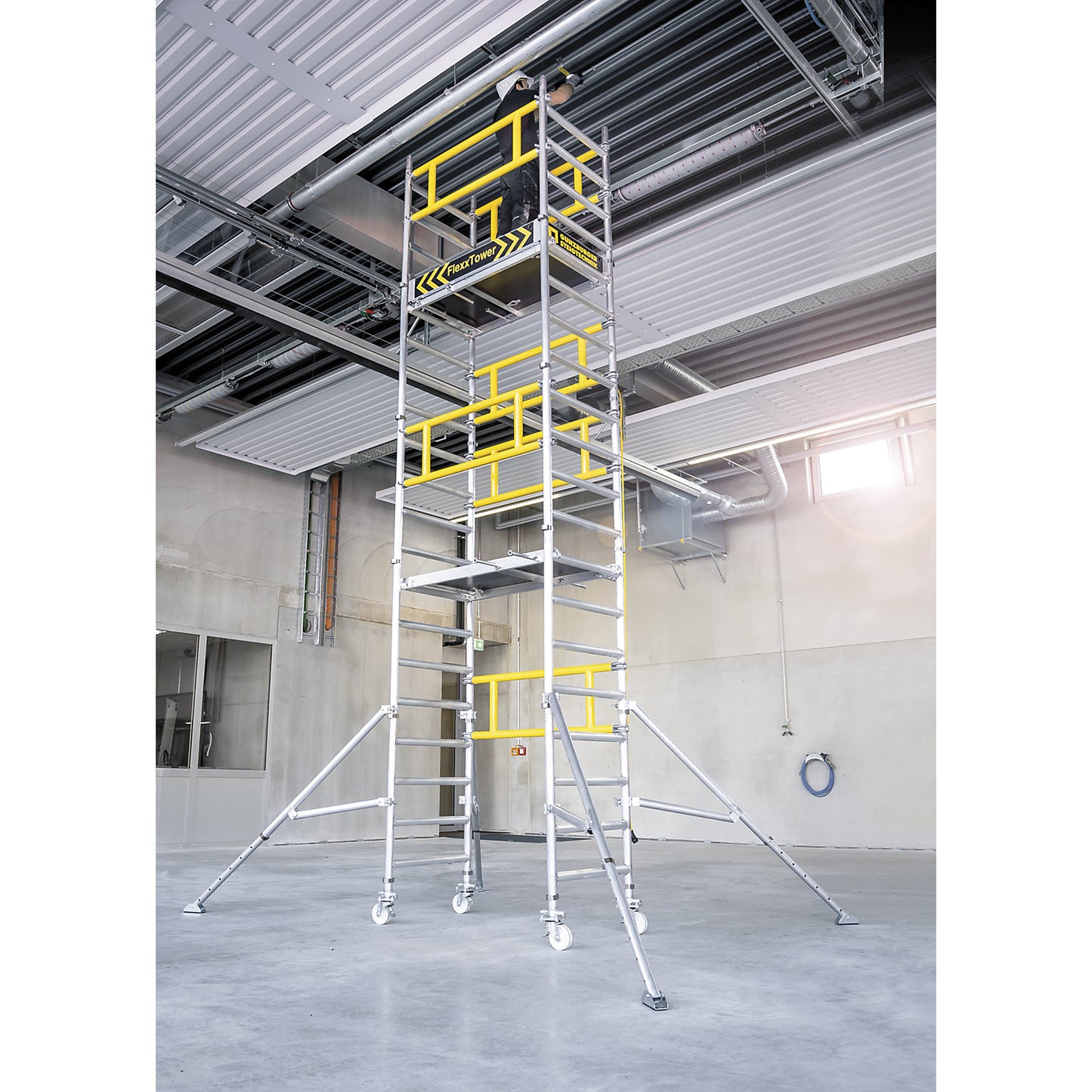 FLEXXTOWER one-person scaffolding, working height 6 m, platform L x W 1.20 x 0.60 m.