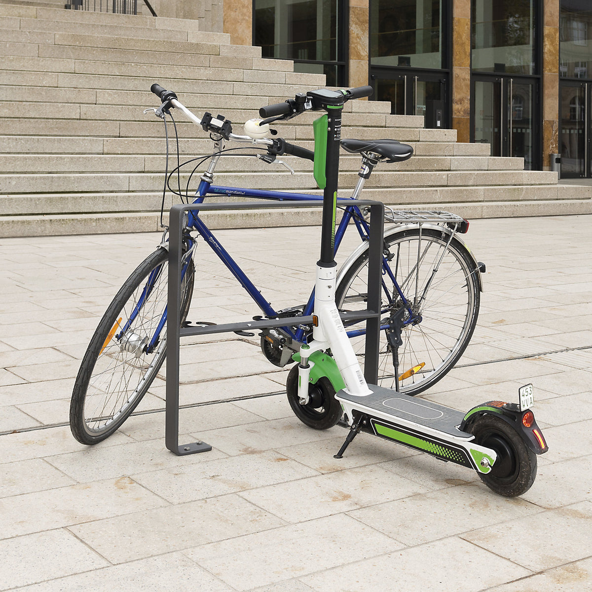 GILA parking rail, steel 70 x 10 mm, with knee rail, hot dip galvanised, iron glimmer.