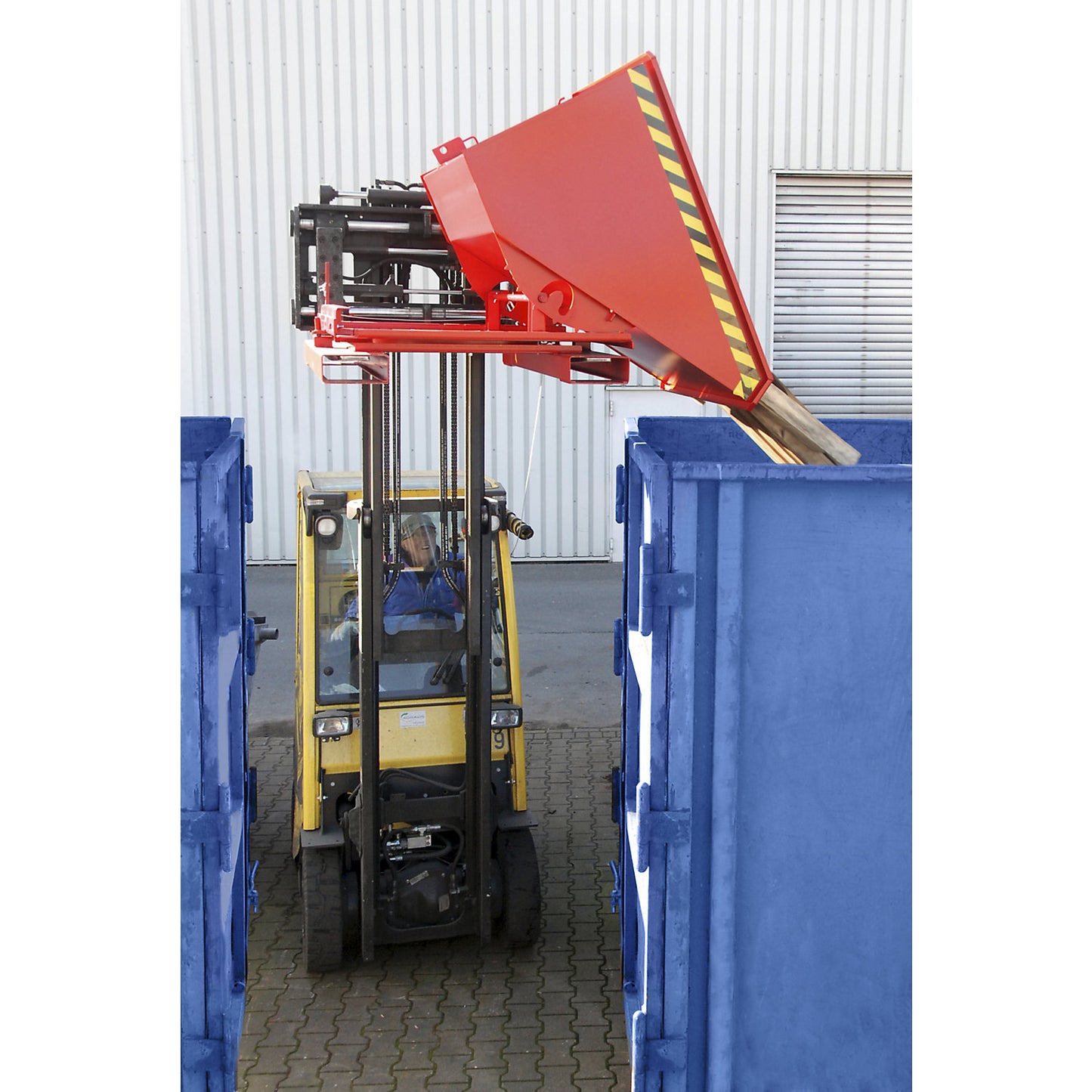 3S tilting skip, LxWxH 1460 x 1070 x 890 mm, light blue.