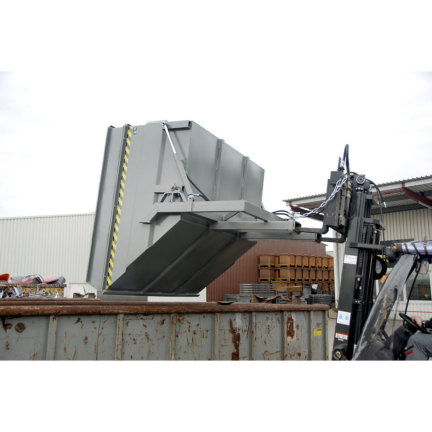 XXL tilting skip with positioning aid, capacity 3 m³, with hydraulics, yellow orange.
