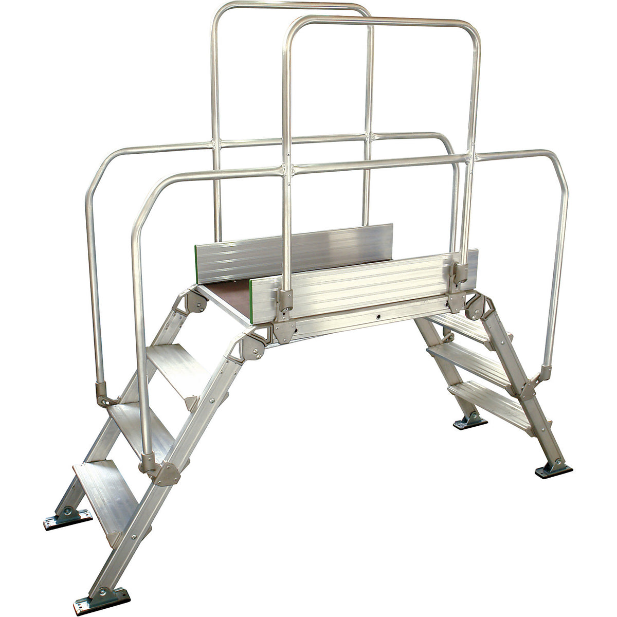 Aluminium ladder bridging, overall max. load 200 kg, 4 steps, platform 900 x 530 mm.
