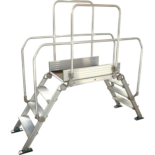 Aluminium ladder bridging, overall max. load 200 kg, 4 steps, platform 900 x 530 mm.
