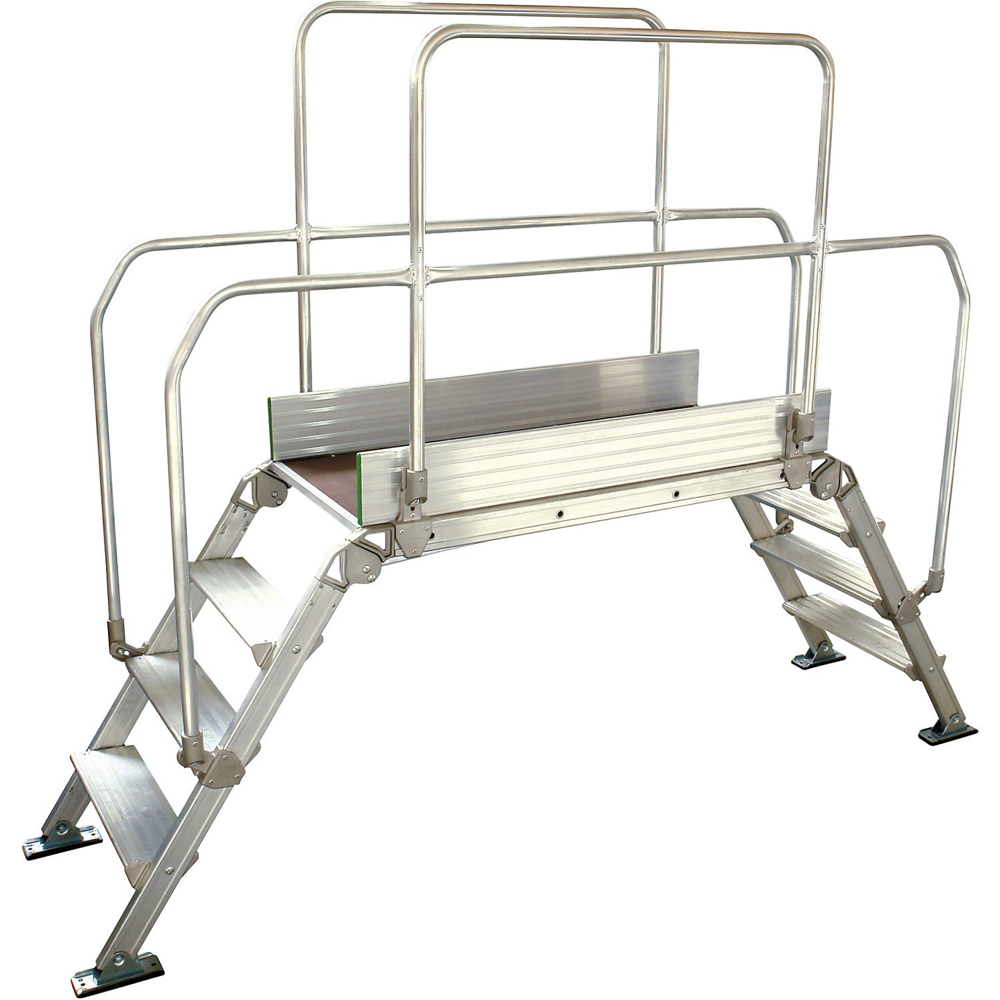 Aluminium ladder bridging, overall max. load 200 kg, 4 steps, platform 1200 x 530 mm.