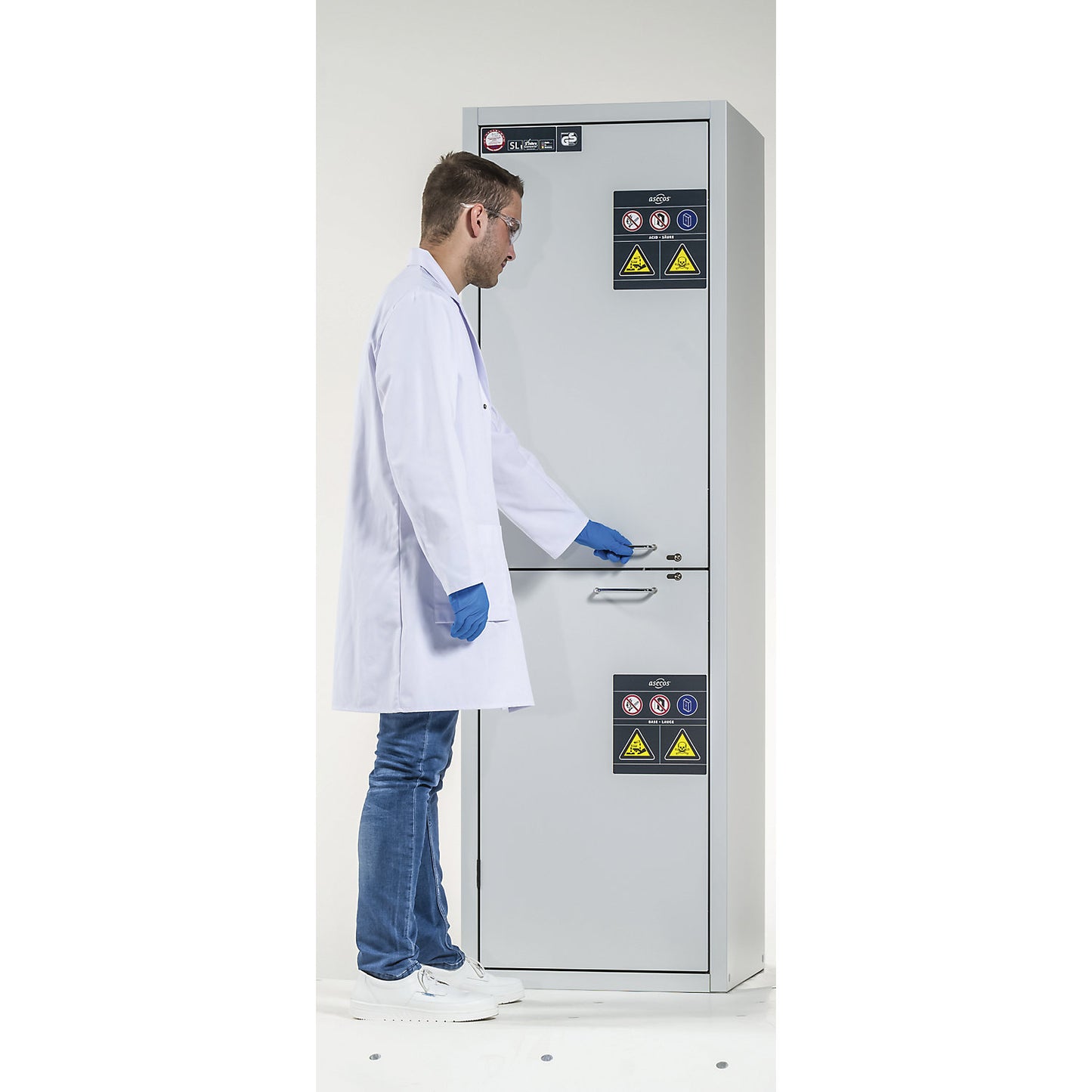 Full height safety cupboard for acids and alkalis, 1-door, with 4 drawers.