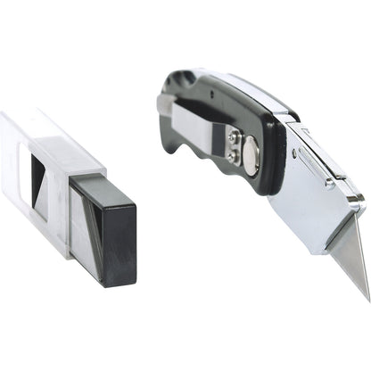 Folding knife, length 155 mm, metal handle.