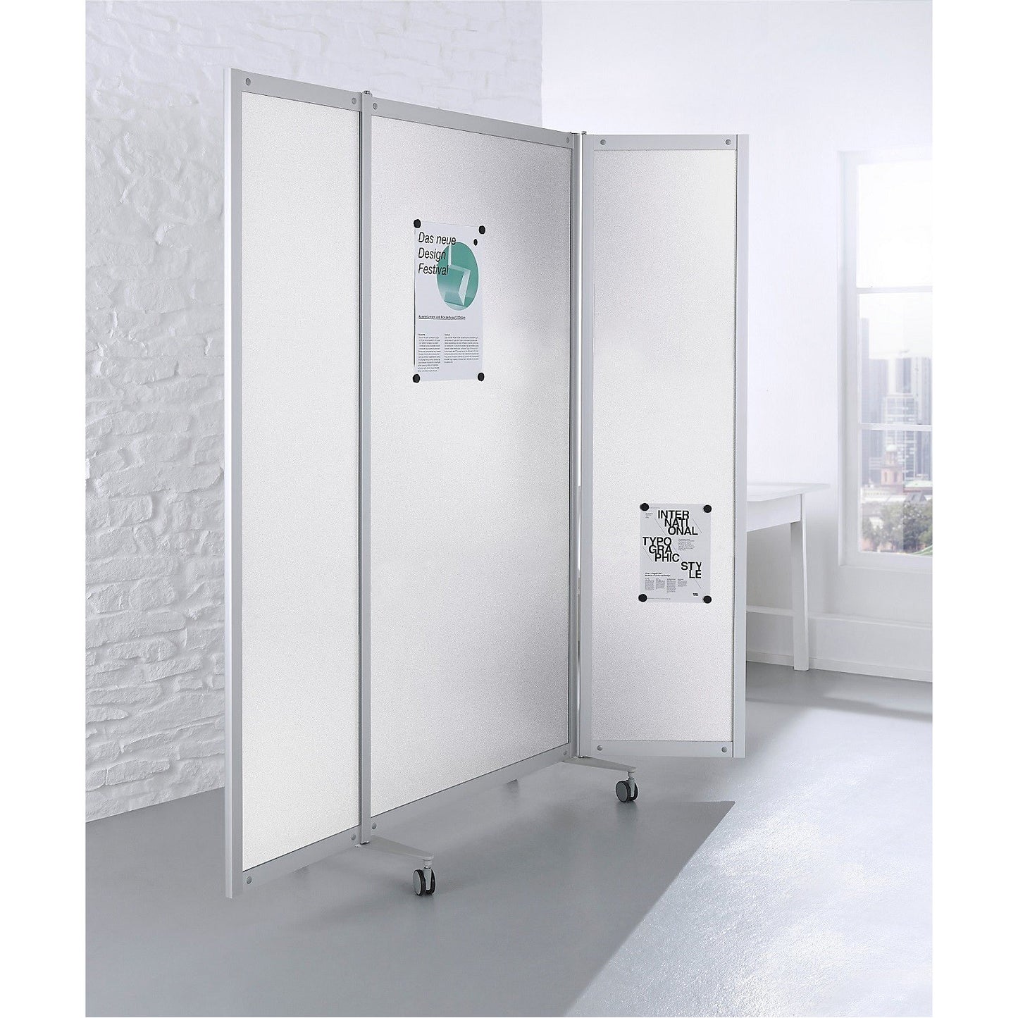 Mobile folding display panel, flame retardant, aluminium frame, magnetic board surface, HxWxD 1900 x 2000 x 450 mm, white.