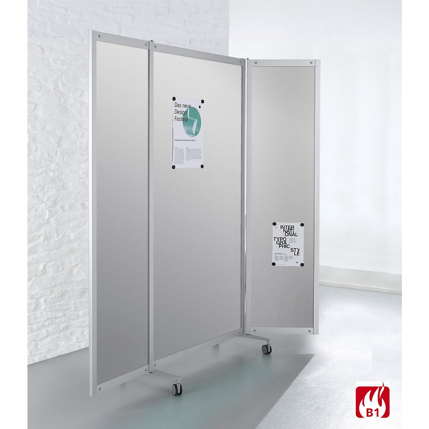 Mobile folding display panel, flame retardant, aluminium frame, magnetic board surface, HxWxD 1900 x 2000 x 450 mm, silver.