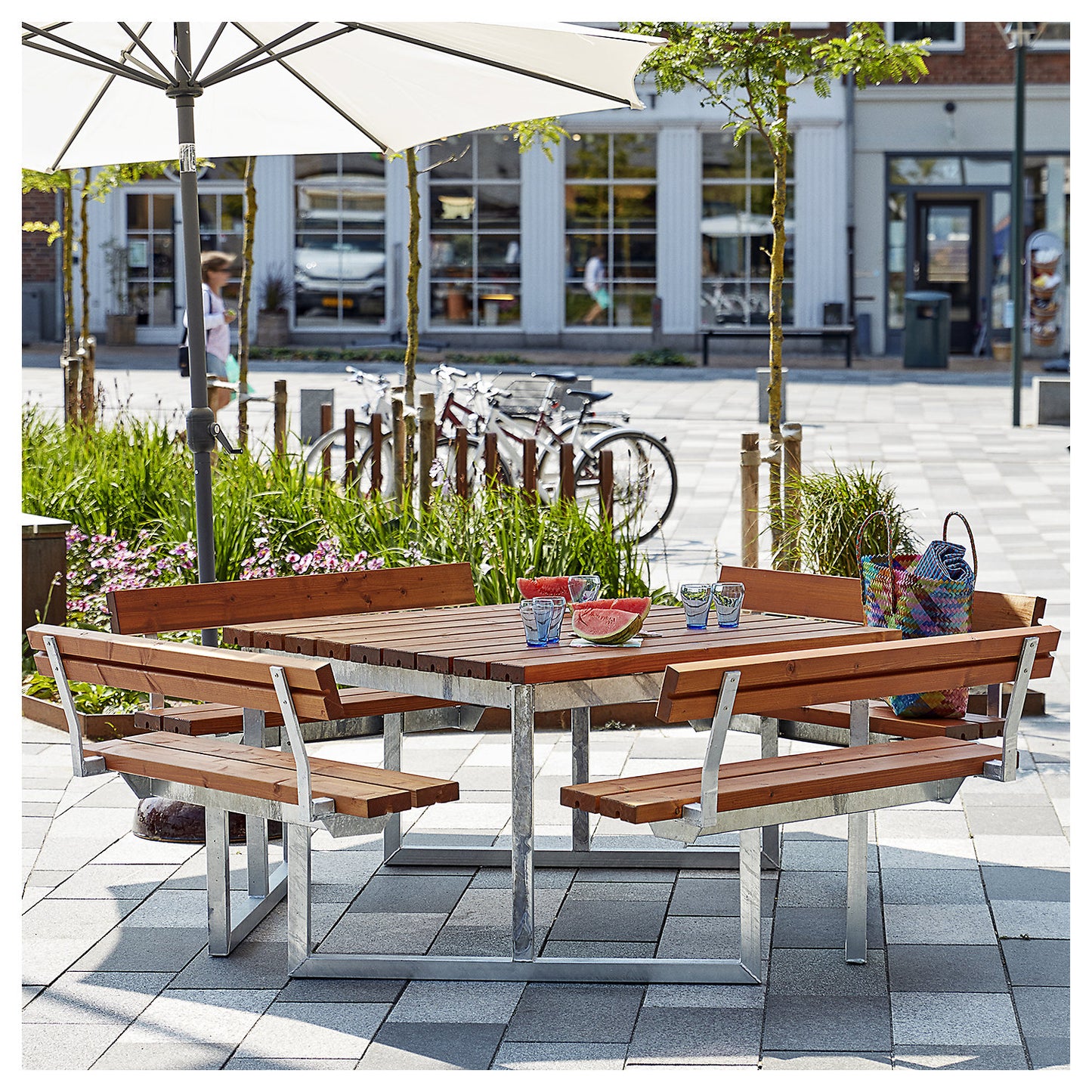 Picnic bench, for 8 people, certified softwood, teak-coloured, with backrest.