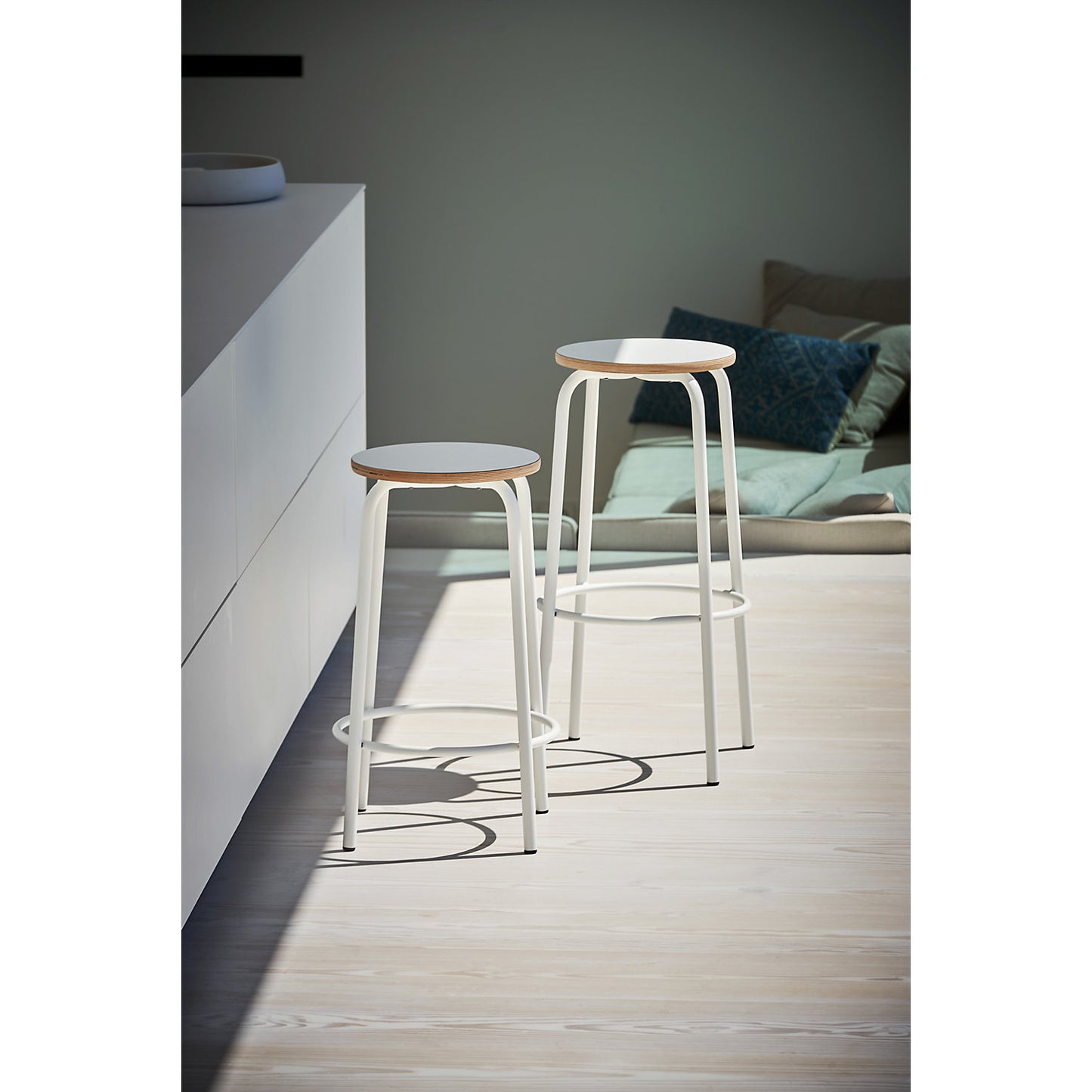 PARIS bar stool, seat height 750 mm, taupe.