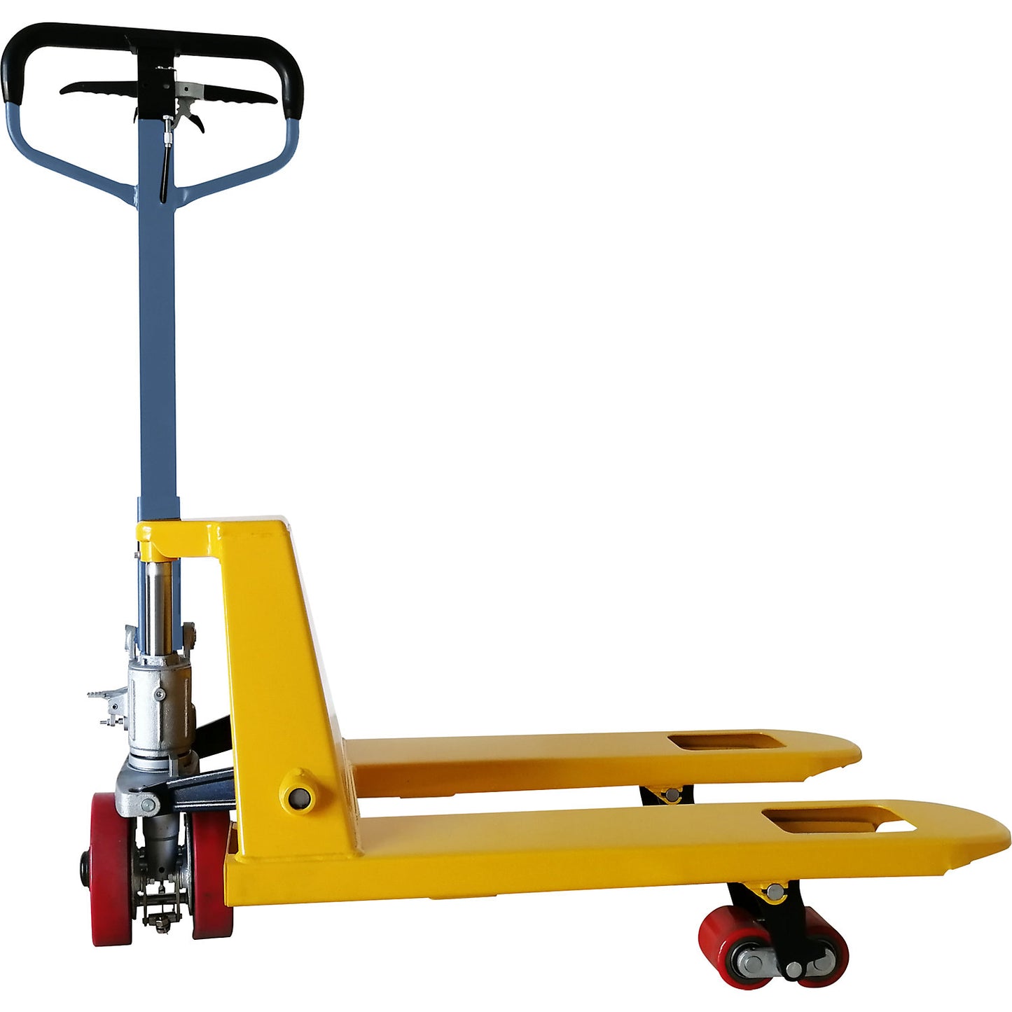 Pallet truck with brake, max. load 2500 kg, fork length 800 mm.