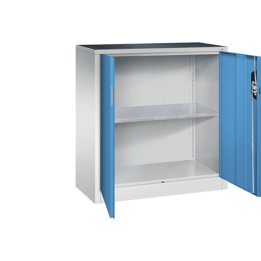 Workshop side cupboard with hinged doors, width x depth 930 x 400 mm, light grey / light blue.