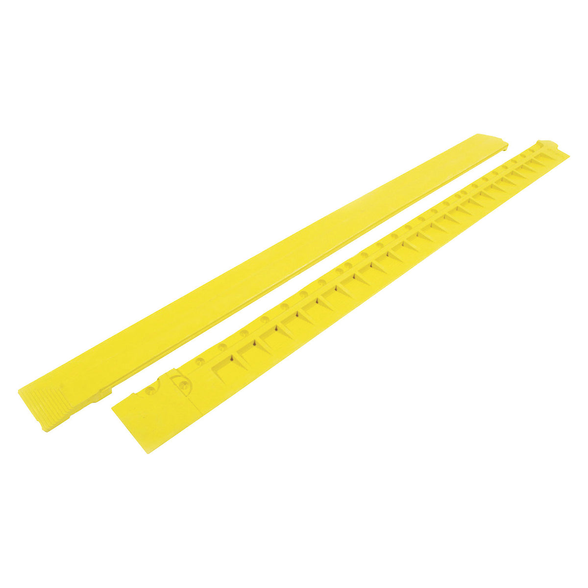 Ramp edge, yellow, with recesses.