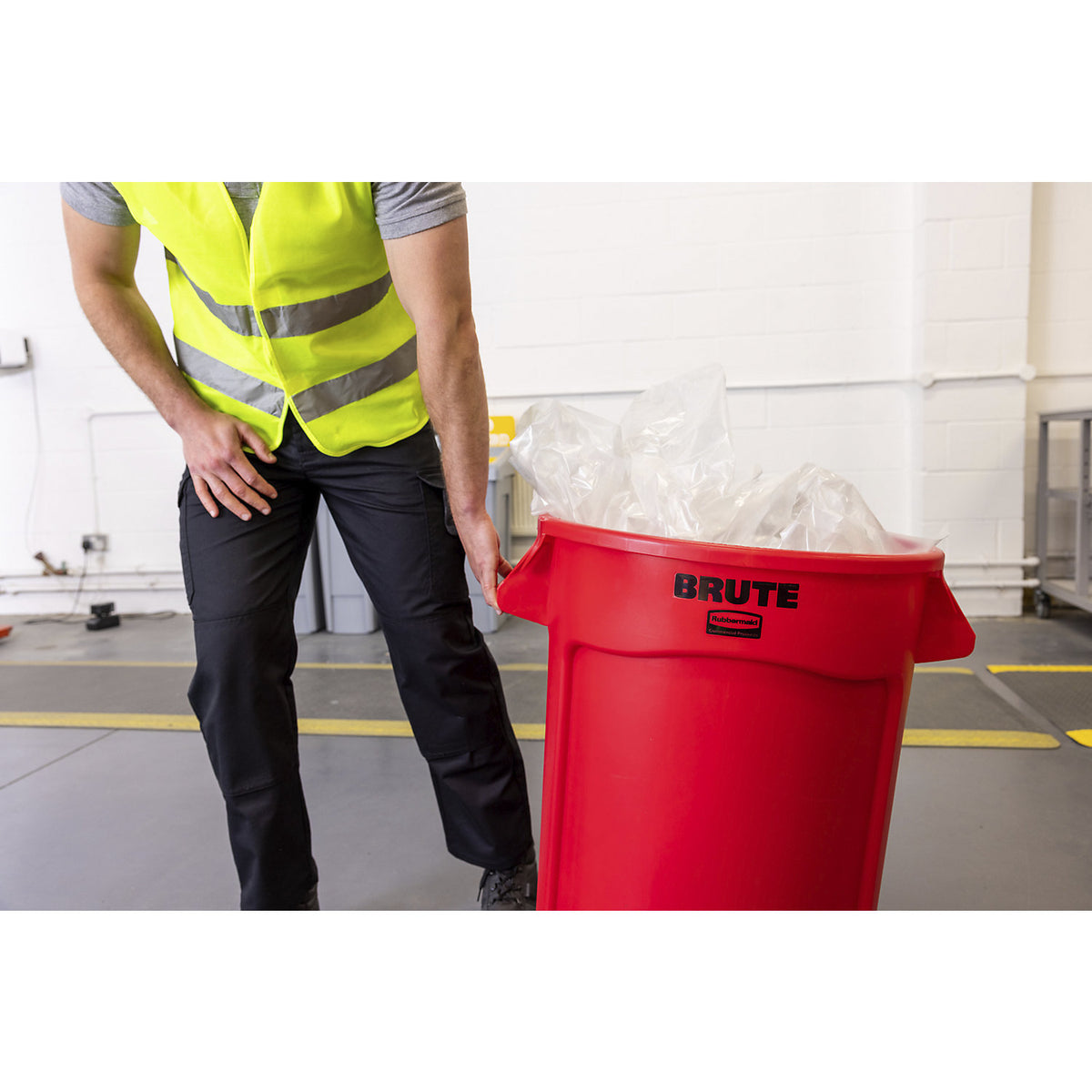 BRUTE® universal container, round, indoor and outdoor use, capacity 121 l, red.