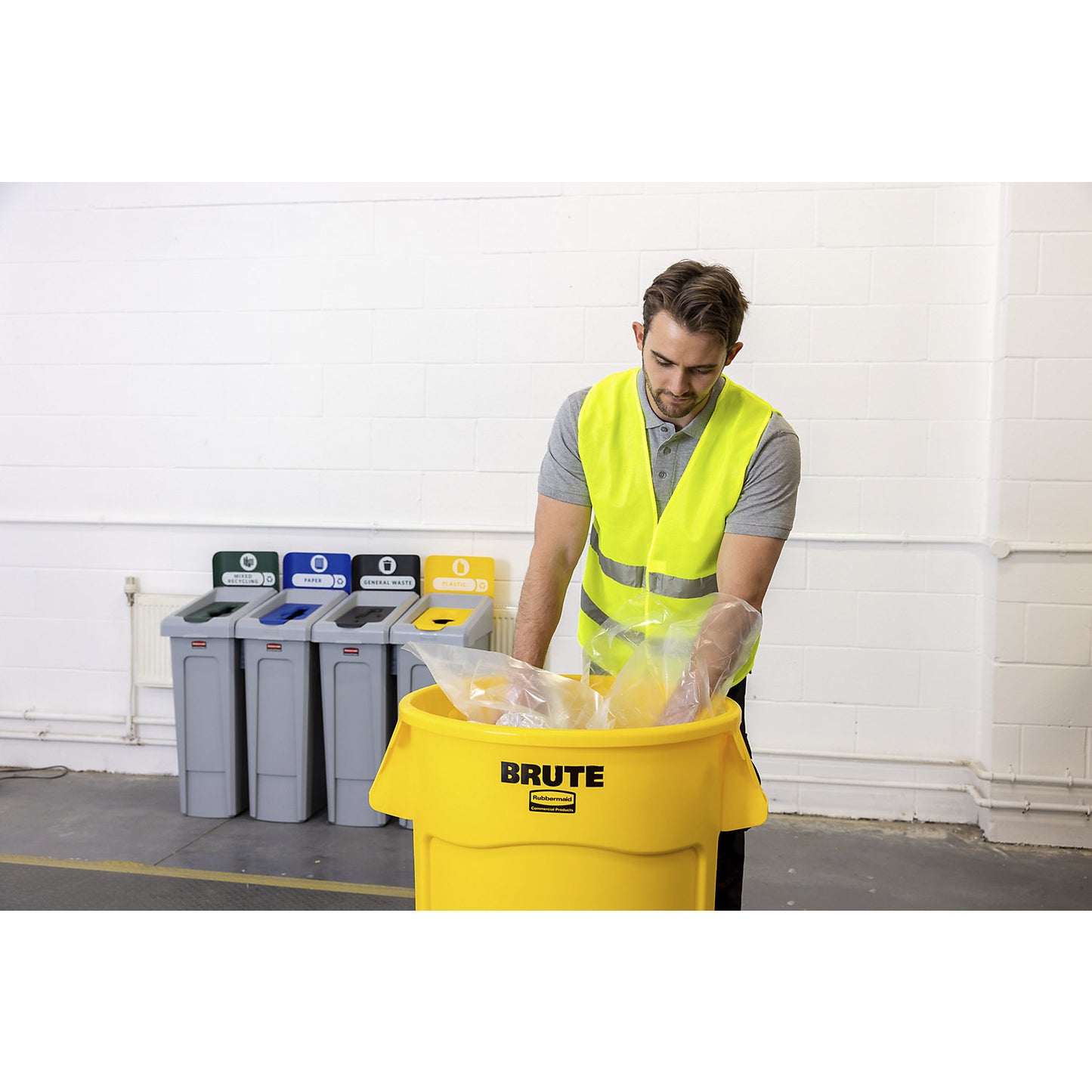 BRUTE® universal container, round, capacity 166 l, yellow.
